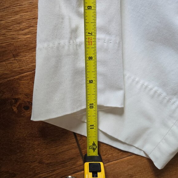 Banana Republic Women's Size  2  Martin Fit White Shorts - Picture 3 of 9